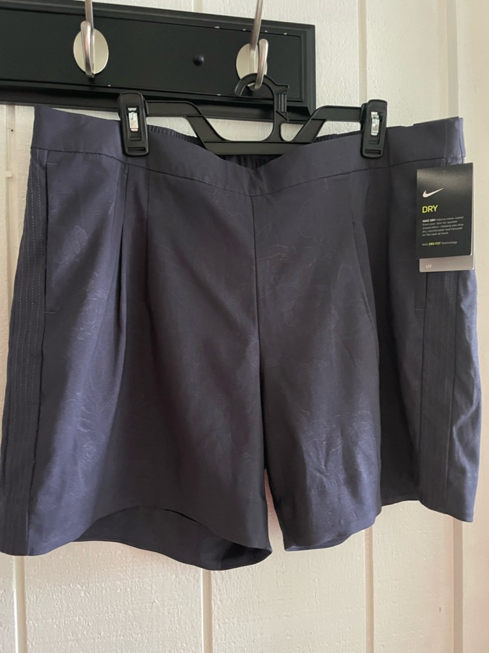 NIKE Dry Fit Pleated Golf Shorts Navy Floral - XL